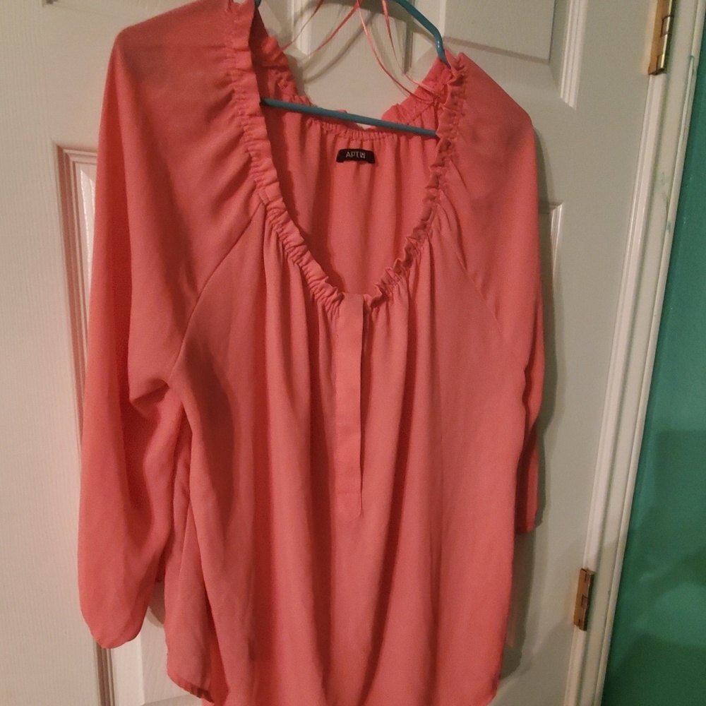 Pink blouse - Picture 1 of 5